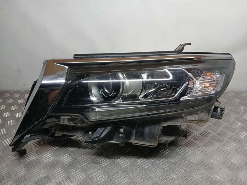 Recambio de faro izquierdo para toyota land cruiser (j15) vx referencia OEM IAM 8118560N20  XENON