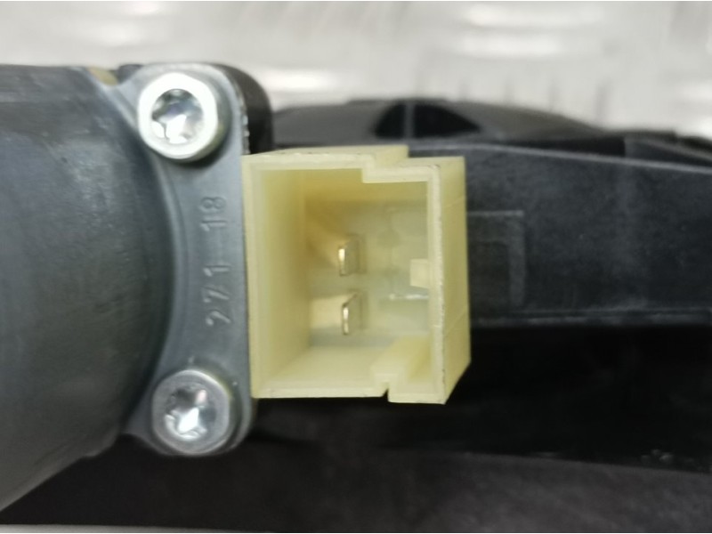 Recambio de elevalunas delantero izquierdo para volkswagen golf vii lim. (bq1) advance referencia OEM IAM 5G4837461H C03532105 E