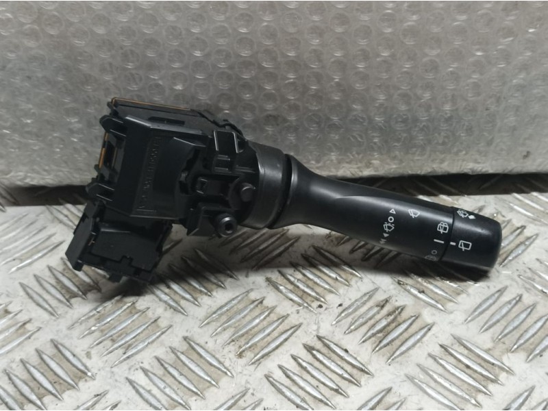 Recambio de mando limpia para toyota yaris active referencia OEM IAM 846520D031  