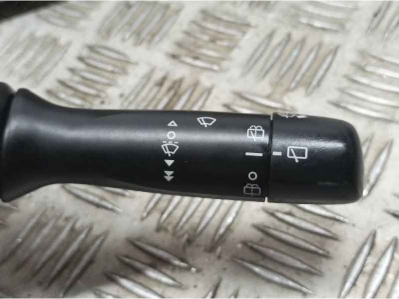 Recambio de mando limpia para toyota yaris active referencia OEM IAM 846520D031  