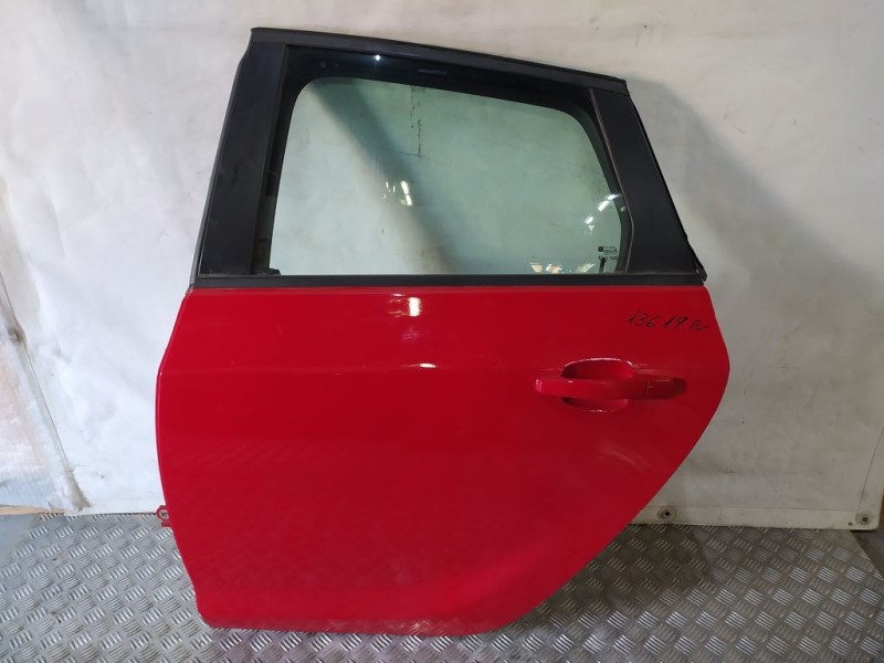 Recambio de puerta trasera izquierda para opel astra j lim. sport referencia OEM IAM 13285610  