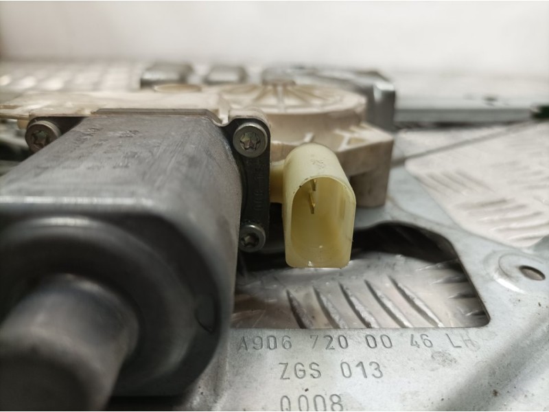 Recambio de elevalunas delantero izquierdo para volkswagen crafter caja cerrada caja cerrada 35, batalla mediana referencia OEM 