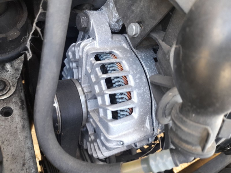 Recambio de alternador para peugeot 407 (6d_) 2.0 hdi 135 (6drhrh, 6drhre, 6drhrg, 6drhrj) referencia OEM IAM 5705AX  