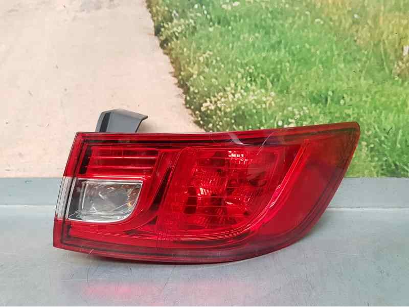 Recambio de piloto trasero derecho para renault clio iv technofeel referencia OEM IAM 265506608R  EXTERIOR , ROZADO