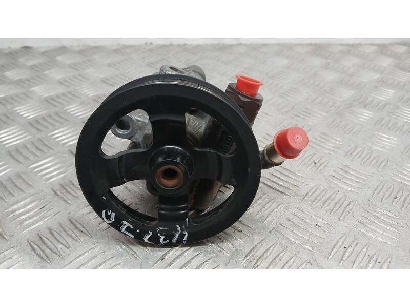 Recambio de bomba direccion para toyota avensis wagon (t25) 2.0 d4-d sol referencia OEM IAM 4431005100  
