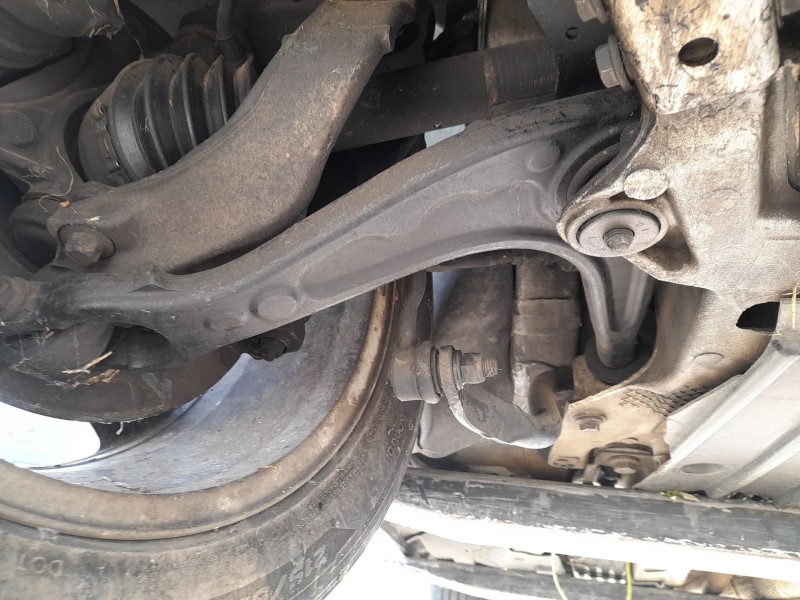 Recambio de brazo suspension inferior delantero derecho para peugeot 407 (6d_) 2.0 hdi 135 (6drhrh, 6drhre, 6drhrg, 6drhrj) refe