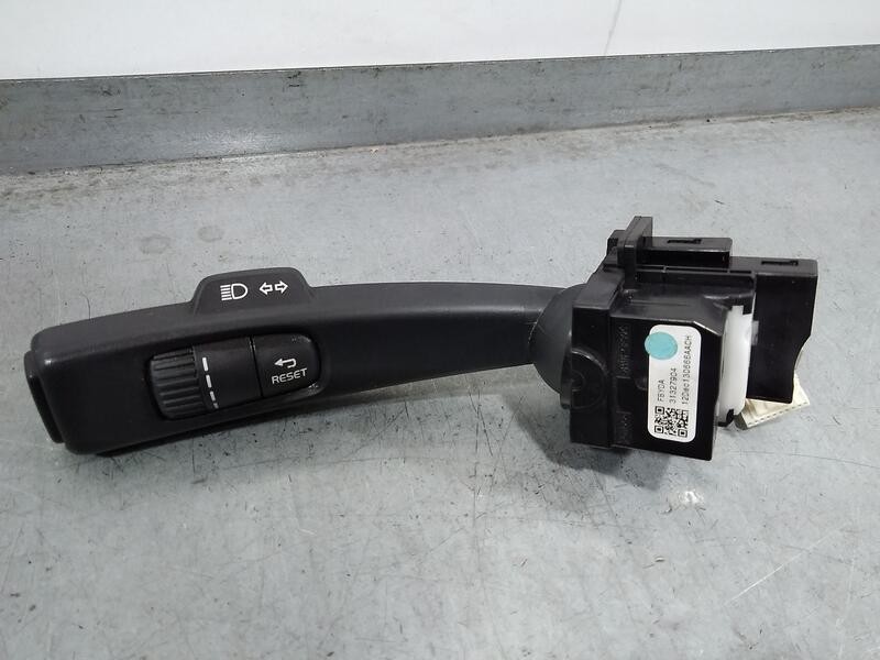 Recambio de mando luces y limpia para volvo v40 hatchback (525) d3 referencia OEM IAM 31327904  