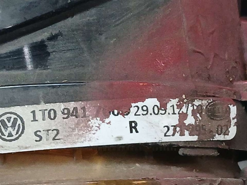 Recambio de faro antiniebla derecho para volkswagen scirocco (137) 2.0 tdi (103kw) referencia OEM IAM 1T0941700D  