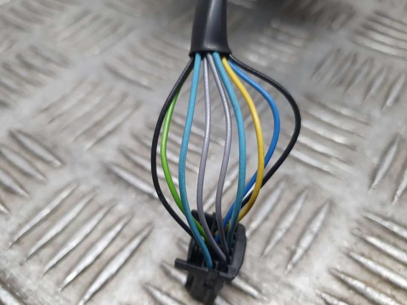 Recambio de retrovisor izquierdo para renault scenic iii dynamique referencia OEM IAM SIN REF  ELECTRICO 9 CABLES TOCADO