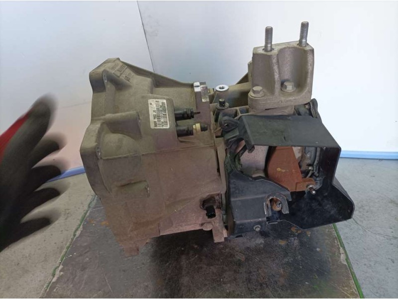 Recambio de caja cambios para ford fiesta (ccn) trend referencia OEM IAM 8A6R7002JG 001784 5VELOCIDADES