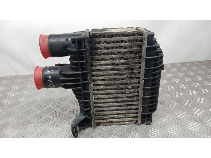 Recambio de intercooler para toyota avensis wagon (t25) 2.0 d4-d sol referencia OEM IAM 179400G011 VALEO 