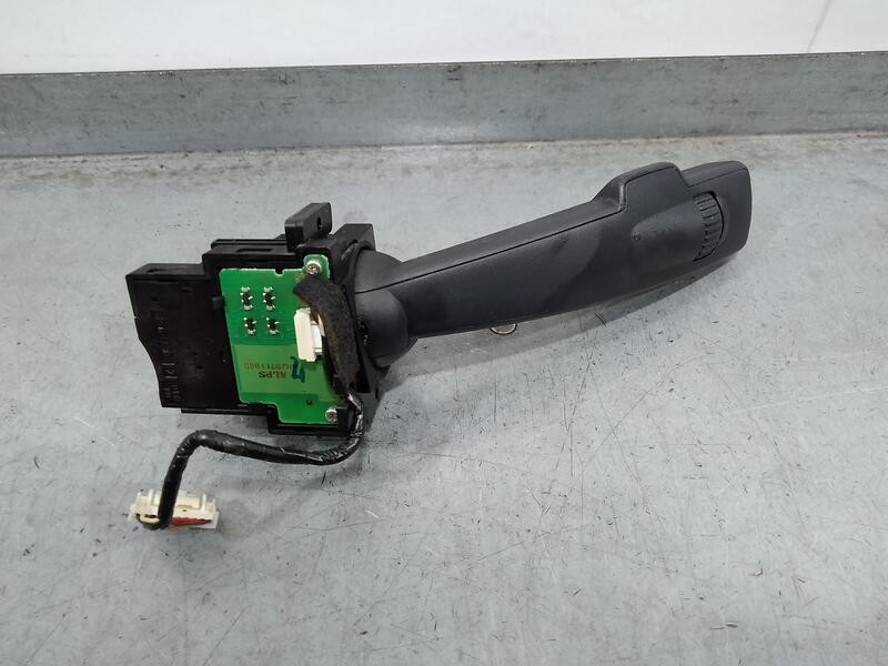 Recambio de mando luces y limpia para volvo v40 hatchback (525) d3 referencia OEM IAM 31327904  