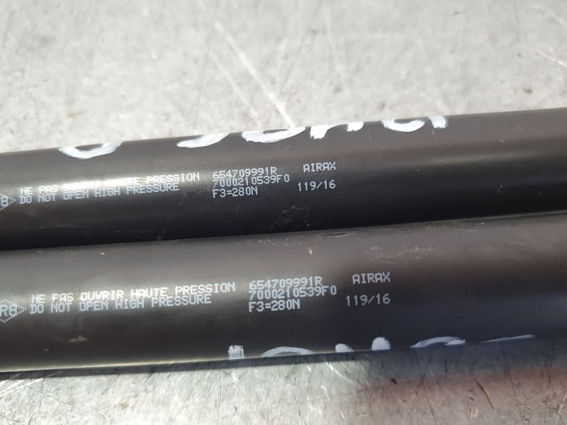 Recambio de amortiguadores capo para renault captur intens referencia OEM IAM 654709991R  280N