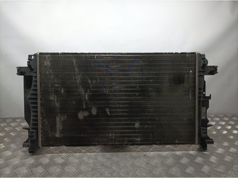 Recambio de radiador agua para volkswagen crafter caja cerrada caja cerrada 35, batalla mediana referencia OEM IAM 2E0121253B 87