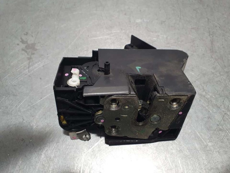 Recambio de cerradura puerta trasera derecha para dacia sandero stepway comfort referencia OEM IAM 825022281R  2 PINES