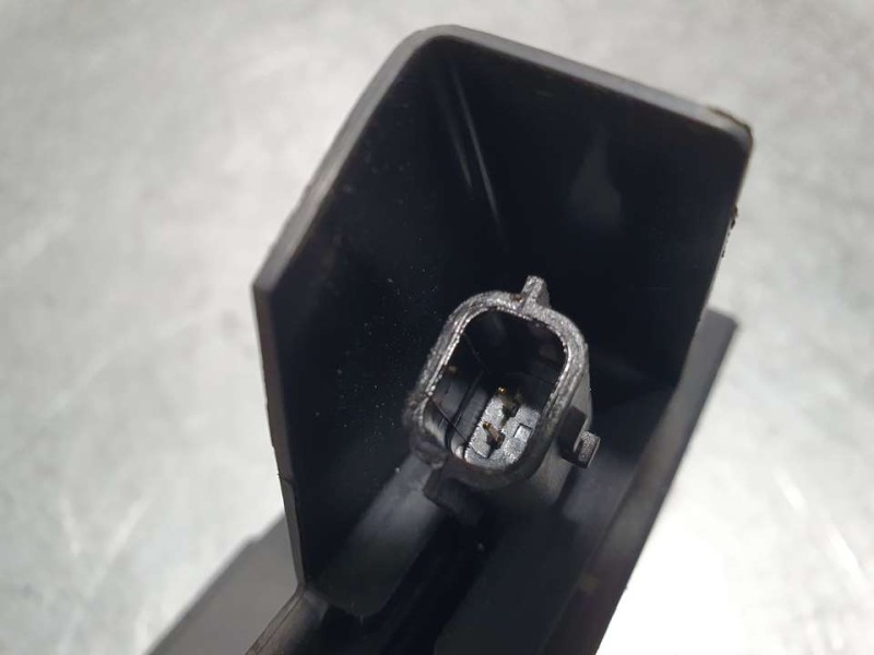 Recambio de cerradura puerta trasera derecha para dacia sandero stepway comfort referencia OEM IAM 825022281R  2 PINES