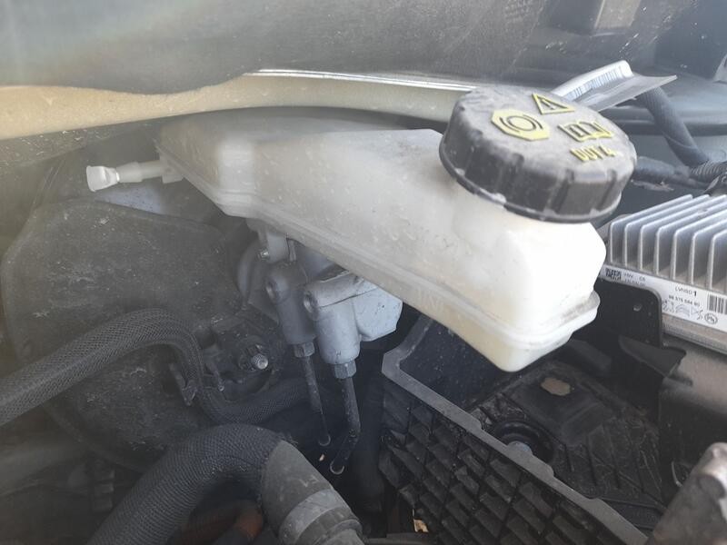 Recambio de bomba freno para peugeot 208 ii (ub_, up_, uw_, uj_) e-208 referencia OEM IAM 1655488880  