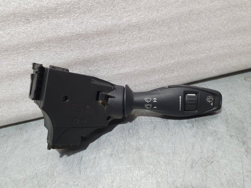Recambio de mando limpia para ford fiesta (ccn) trend referencia OEM IAM 8A6T17A553AC  