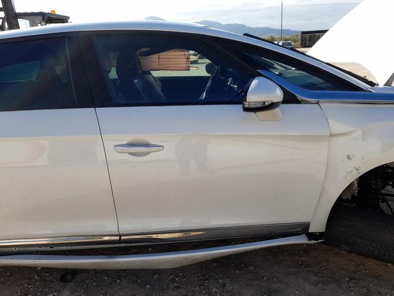 Recambio de puerta delantera derecha para citroën ds5 2.0 hdi 165 referencia OEM IAM 9667050680  