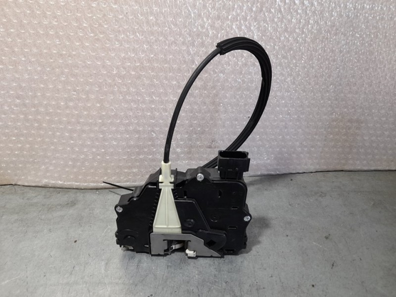 Recambio de cerradura puerta delantera derecha para opel corsa e selective referencia OEM IAM 13431840 0325407955 