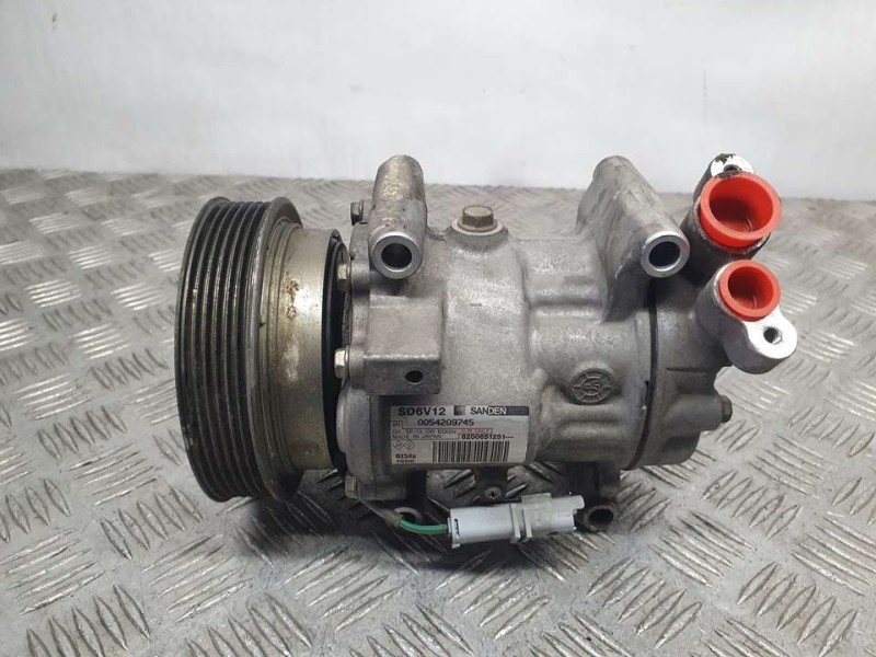 Recambio de compresor aire acondicionado para renault clio iii authentique referencia OEM IAM 8200651251 54209745 SANDEN