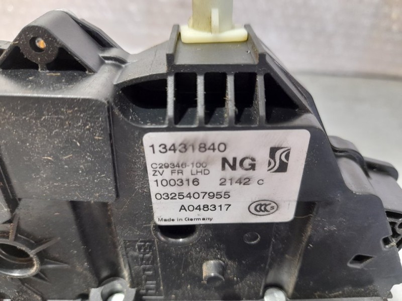 Recambio de cerradura puerta delantera derecha para opel corsa e selective referencia OEM IAM 13431840 0325407955 