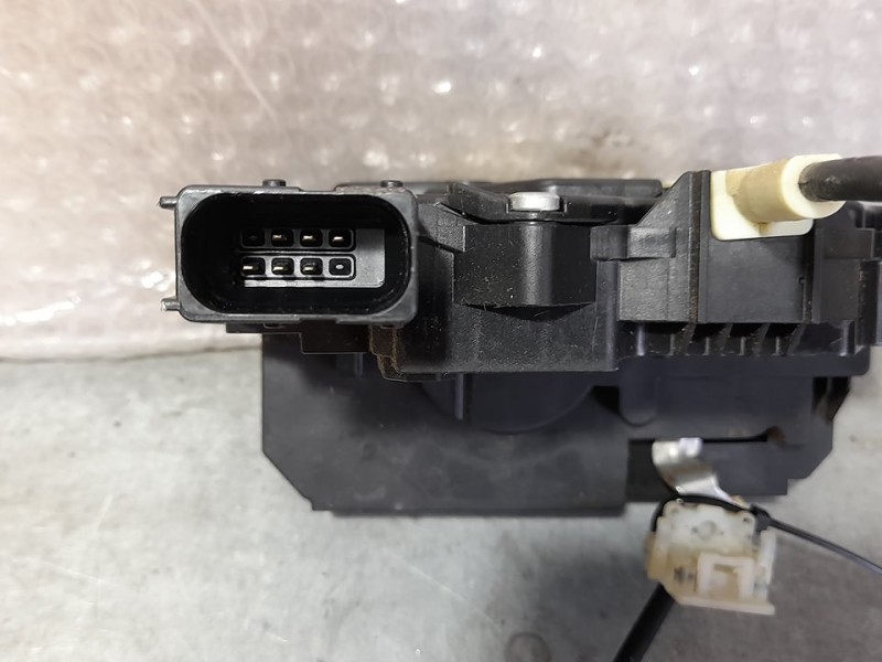 Recambio de cerradura puerta delantera derecha para opel corsa e selective referencia OEM IAM 13431840 0325407955 