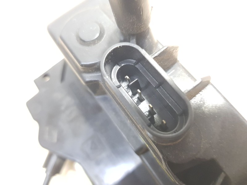 Recambio de cerradura puerta trasera izquierda para renault laguna ii (bg0/1_) 1.9 dci (bg08, bg0g) referencia OEM IAM 820000915