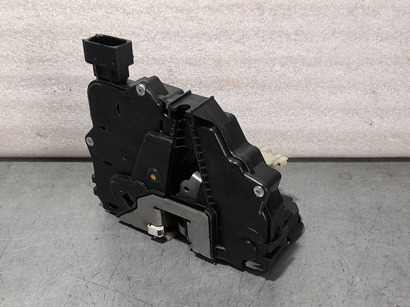 Recambio de cerradura puerta delantera izquierda para opel corsa e selective referencia OEM IAM 13431841 0325407955 