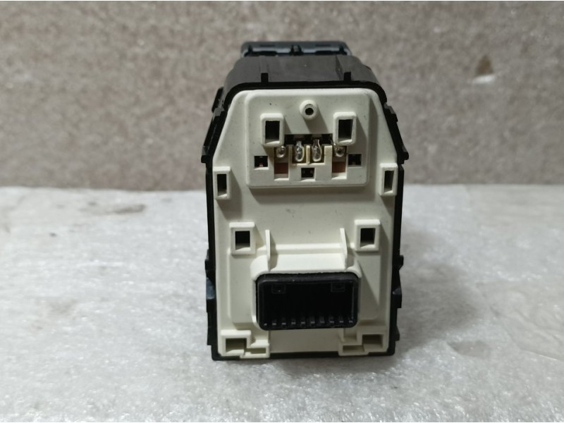 Recambio de mando retrovisor para kia stonic (ybcuv) drive referencia OEM IAM 4D64801160  