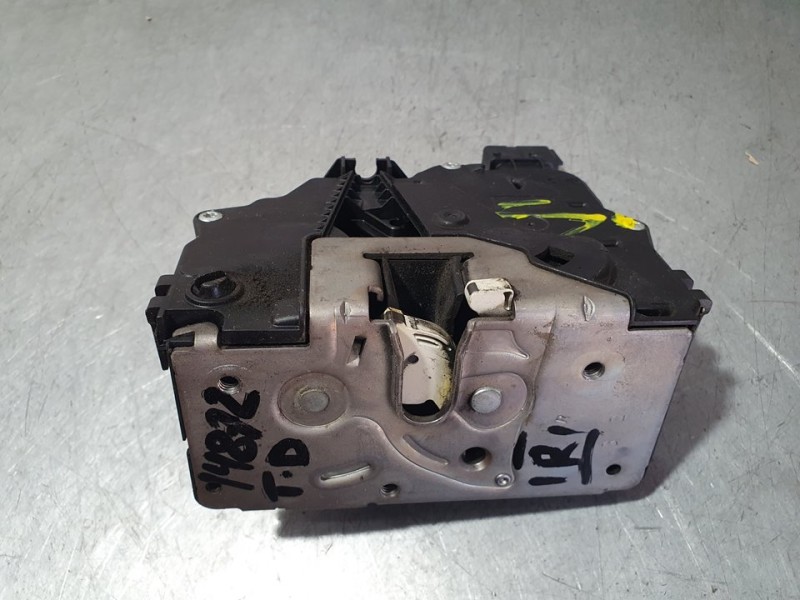 Recambio de cerradura puerta trasera derecha para opel corsa e selective referencia OEM IAM 13431845 C29356100 6 PINES