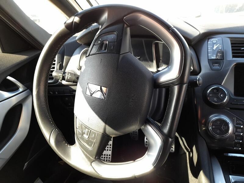 Recambio de volante para citroën ds5 2.0 hdi 165 referencia OEM IAM 98002840XX  