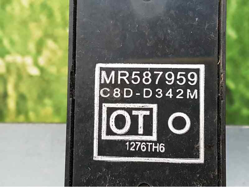 Recambio de mando elevalunas delantero izquierdo para mitsubishi colt berlina 3 (cz) 1.1 inform referencia OEM IAM MR587959 C8DD