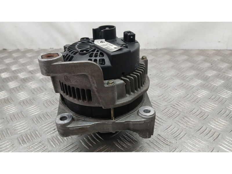 Recambio de alternador para bmw 5 (e39) 525 d referencia OEM IAM 7792092 VALEO 2542812S