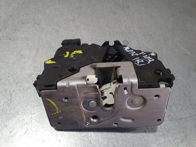 Recambio de cerradura puerta trasera izquierda para opel corsa e selective referencia OEM IAM 13431842 C29353100 6 PINES