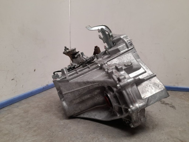 Recambio de caja cambios para toyota yaris active referencia OEM IAM 20TT06 3626 5VELOCIDADES