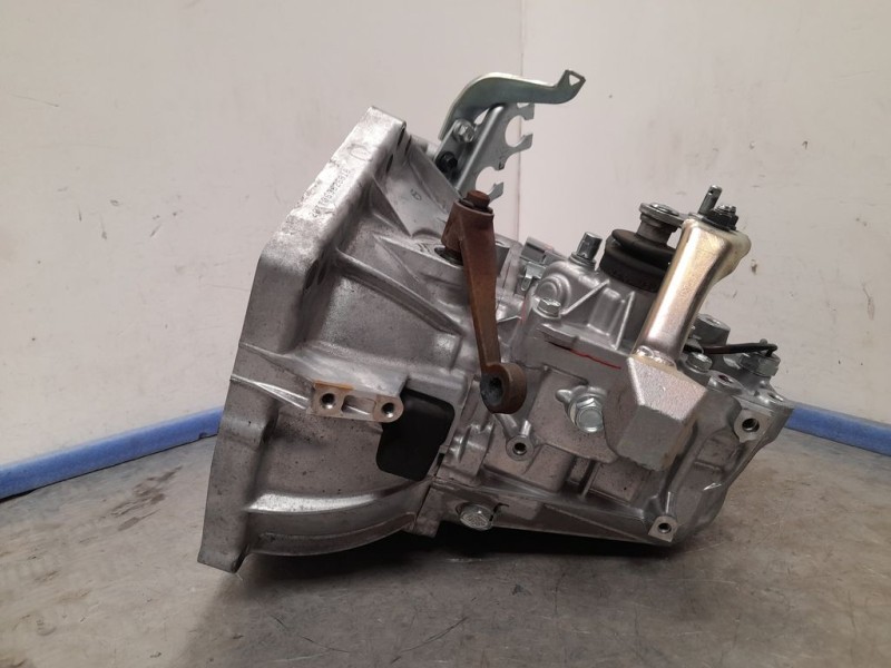 Recambio de caja cambios para toyota yaris active referencia OEM IAM 20TT06 3626 5VELOCIDADES
