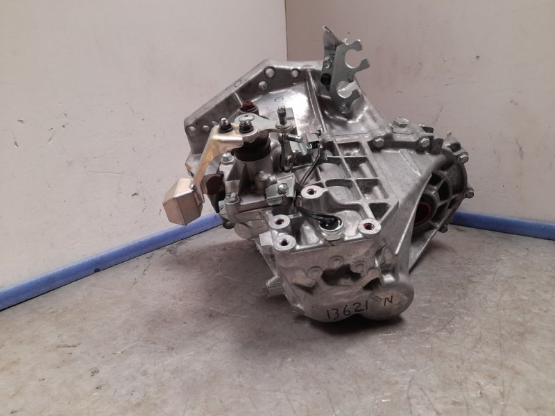 Recambio de caja cambios para toyota yaris active referencia OEM IAM 20TT06 3626 5VELOCIDADES