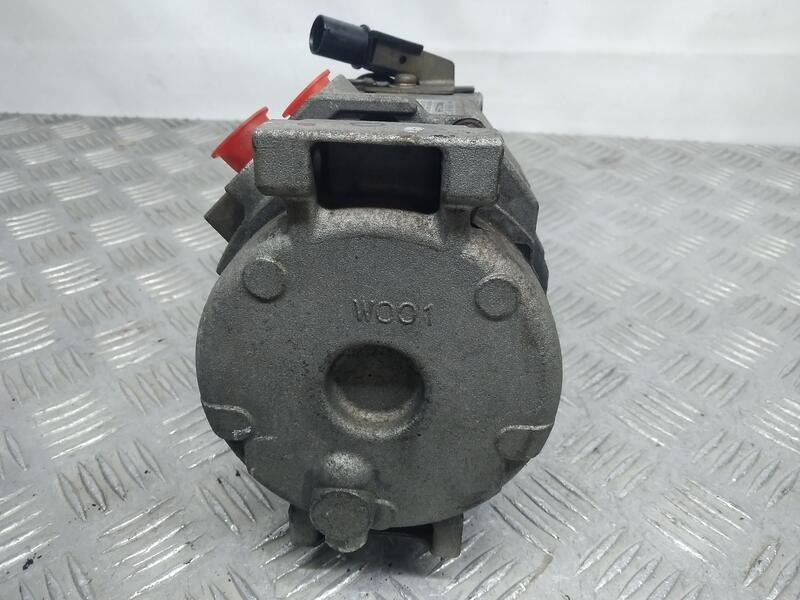 Recambio de compresor aire acondicionado para mitsubishi space wagon (n80/n90) cool referencia OEM IAM MR568042 denso 4472204132