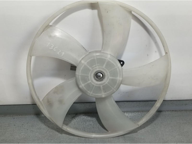 Recambio de electroventilador para toyota yaris active referencia OEM IAM 163630D090 1680008270 DENSO