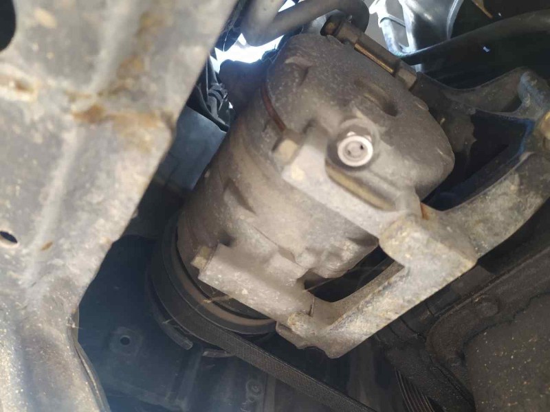 Recambio de compresor aire acondicionado para mitsubishi space wagon (n80/n90) cool referencia OEM IAM MR568042 denso 4472204132