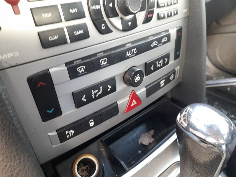 Recambio de mando climatizador para peugeot 407 (6d_) 2.0 hdi 135 (6drhrh, 6drhre, 6drhrg, 6drhrj) referencia OEM IAM 6451VW  