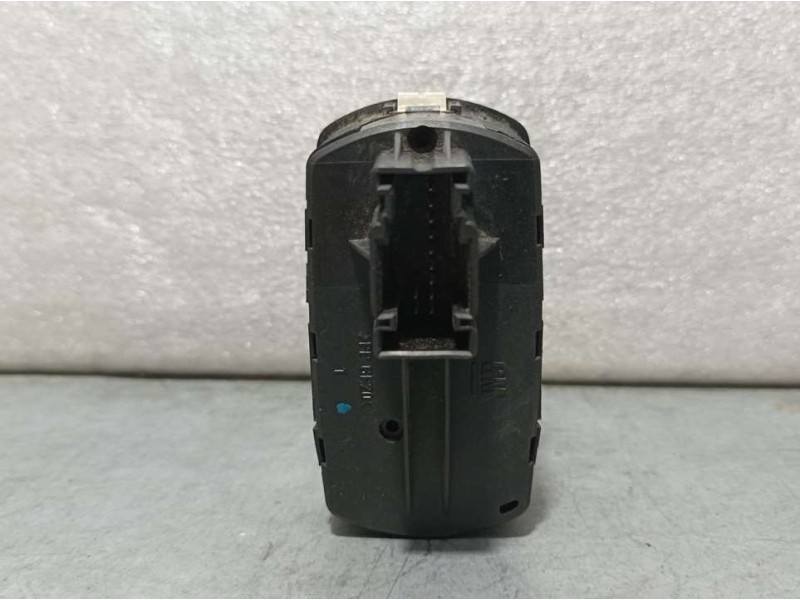 Recambio de mando elevalunas delantero izquierdo para opel corsa e selective referencia OEM IAM 13430017 315625731 