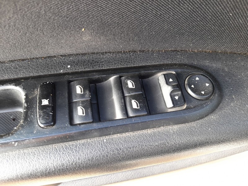 Recambio de mando elevalunas delantero izquierdo para peugeot 407 (6d_) 2.0 hdi 135 (6drhrh, 6drhre, 6drhrg, 6drhrj) referencia 