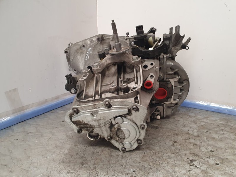 Recambio de caja cambios para peugeot 3008 premium referencia OEM IAM 20MB26 0912034 6VELOCIDADES