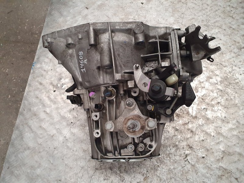 Recambio de caja cambios para peugeot 3008 premium referencia OEM IAM 20MB26 0912034 6VELOCIDADES