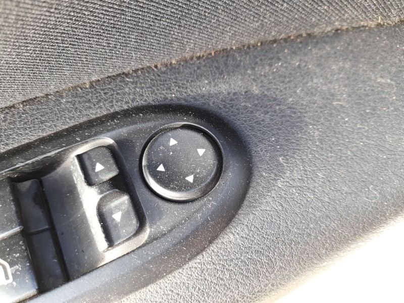 Recambio de mando elevalunas delantero izquierdo para peugeot 407 (6d_) 2.0 hdi 135 (6drhrh, 6drhre, 6drhrg, 6drhrj) referencia 