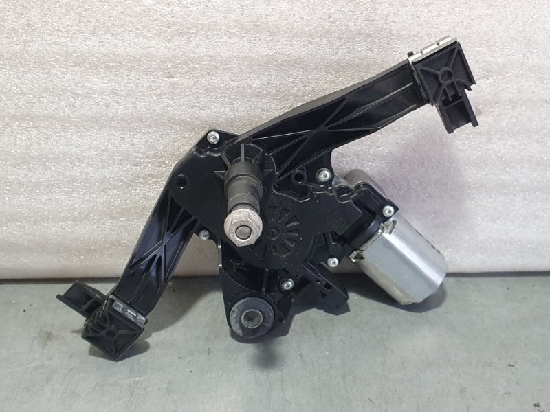 Recambio de motor limpia trasero para opel corsa e selective referencia OEM IAM 39045012 0390205011 BOSCH