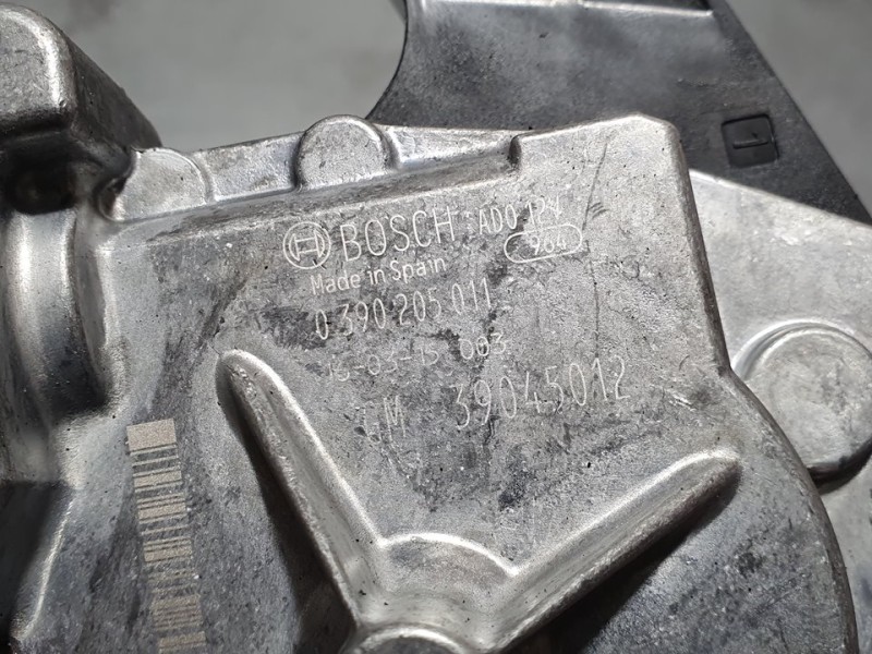Recambio de motor limpia trasero para opel corsa e selective referencia OEM IAM 39045012 0390205011 BOSCH