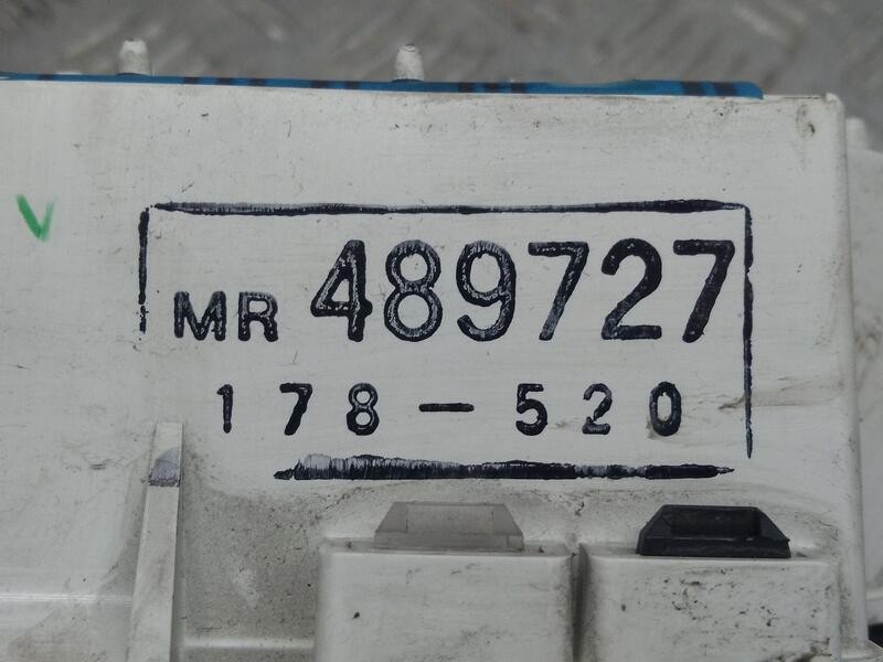 Recambio de cuadro instrumentos para mitsubishi space wagon (n80/n90) cool referencia OEM IAM MR366463  mr489727